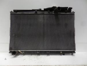 Gebruikte Radiateur Hyundai Santa Fe II (CM) 2.2 CRDi 16V 4x4 Prijs € 50,00 Margeregeling aangeboden door Verhoef Cars & Parts