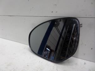 Gebruikte Spiegelglas links Mazda 2 (DE) 1.3 16V S-VT Prijs € 15,00 Margeregeling aangeboden door Verhoef Cars & Parts