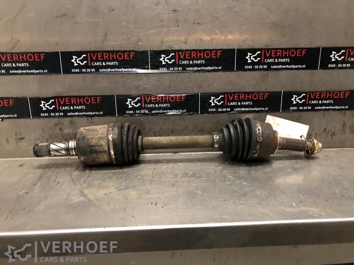 Gebruikte Steekas links-voor Kia Sorento I (JC) 2.4 16V Prijs op aanvraag aangeboden door Verhoef Cars & Parts