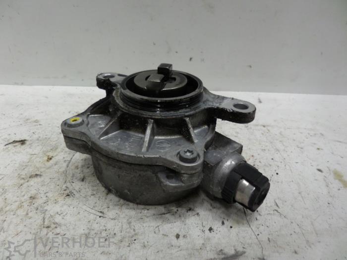 Gebruikte Vacuumpomp (Diesel) Opel Vivaro 2.5 CDTI 16V Prijs € 35,00 Margeregeling aangeboden door Verhoef Cars & Parts