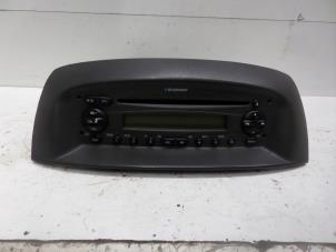 Gebruikte Radio CD Speler Fiat Punto II (188) 1.2 60 S 3-Drs. Prijs € 35,00 Margeregeling aangeboden door Verhoef Cars & Parts