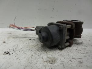 Gebruikte EGR Klep Mazda Premacy 1.8 16V Prijs € 50,00 Margeregeling aangeboden door Verhoef Cars & Parts