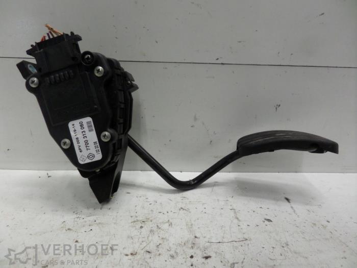 Gebruikte Sensor Gaspedaalpositie Nissan Primastar 1.9 dCi 100 Prijs € 20,00 Margeregeling aangeboden door Verhoef Cars & Parts
