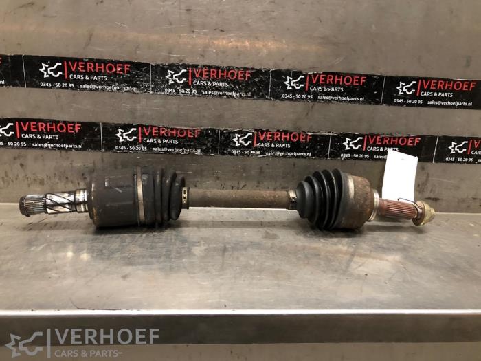 Gebruikte Steekas links-voor Kia Sorento I (JC) 2.4 16V Prijs op aanvraag aangeboden door Verhoef Cars & Parts