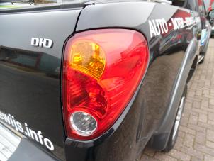 Gebruikte Achterlicht rechts Mitsubishi L-200 2.5 DI-D 4x4 Prijs op aanvraag aangeboden door Verhoef Cars & Parts