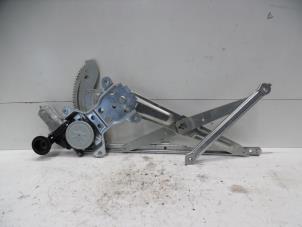 Gebruikte Ruitmechaniek 2Deurs rechts-voor Suzuki Swift (ZA/ZC/ZD1/2/3/9) 1.3 VVT 16V Prijs op aanvraag aangeboden door Verhoef Cars & Parts