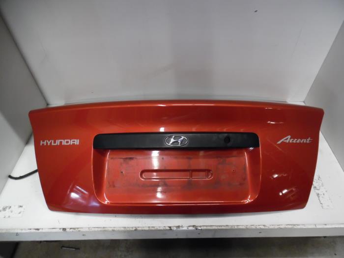 Achterklep van een Hyundai Accent 1.3i 12V 2002
