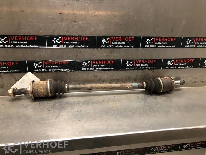 Gebruikte Aandrijfas links-achter Honda CR-V (RD5/6/7/8) 2.0i 16V VTEC Prijs op aanvraag aangeboden door Verhoef Cars & Parts
