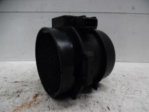 Gebruikte Luchthoeveelheidsmeter Hyundai XG 2.5 V6 24V Prijs € 100,00 Margeregeling aangeboden door Verhoef Cars & Parts