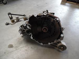 Gebruikte Versnellingsbak Opel Astra H (L48) 1.6 16V Twinport Prijs op aanvraag aangeboden door Verhoef Cars & Parts
