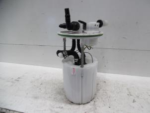 Gebruikte Benzinepomp Kia Venga Prijs op aanvraag aangeboden door Verhoef Cars & Parts