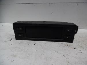 Gebruikte Display Interieur Chevrolet Captiva (C100) 2.4 16V 4x4 Prijs € 50,00 Margeregeling aangeboden door Verhoef Cars & Parts