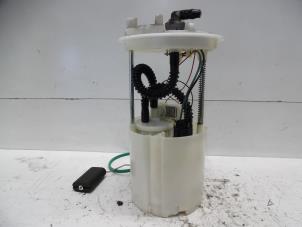 Gebruikte Benzinepomp Fiat Stilo (192A/B) 2.4 20V Abarth 5-Drs. Prijs op aanvraag aangeboden door Verhoef Cars & Parts