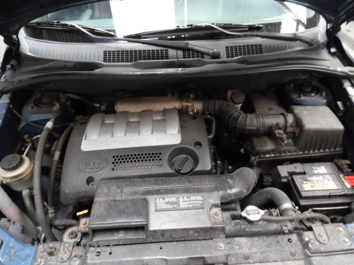 Gebruikte Motor Kia Carens II (FJ) 1.8i 16V Prijs op aanvraag aangeboden door Verhoef Cars & Parts