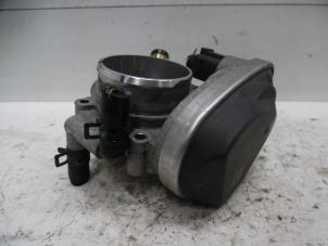 Gebruikte Gasklephuis Chevrolet Orlando (YYM/YYW) 1.8 16V VVT Prijs € 30,00 Margeregeling aangeboden door Verhoef Cars & Parts