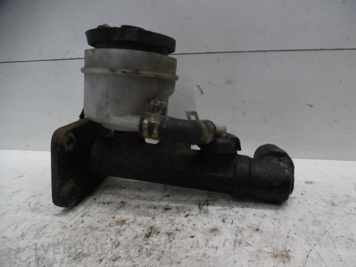 Gebruikte Hoofdremcilinder Toyota Land Cruiser (J7) 2.4 TD Prijs op aanvraag aangeboden door Verhoef Cars & Parts
