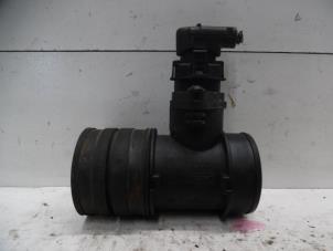 Gebruikte Luchthoeveelheidsmeter Opel Agila (A) 1.2 16V Prijs op aanvraag aangeboden door Verhoef Cars & Parts