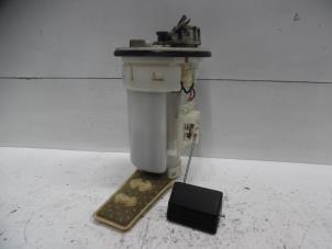 Gebruikte Benzinepomp Toyota Corolla Verso (R10/11) 1.8 16V VVT-i Prijs € 40,00 Margeregeling aangeboden door Verhoef Cars & Parts