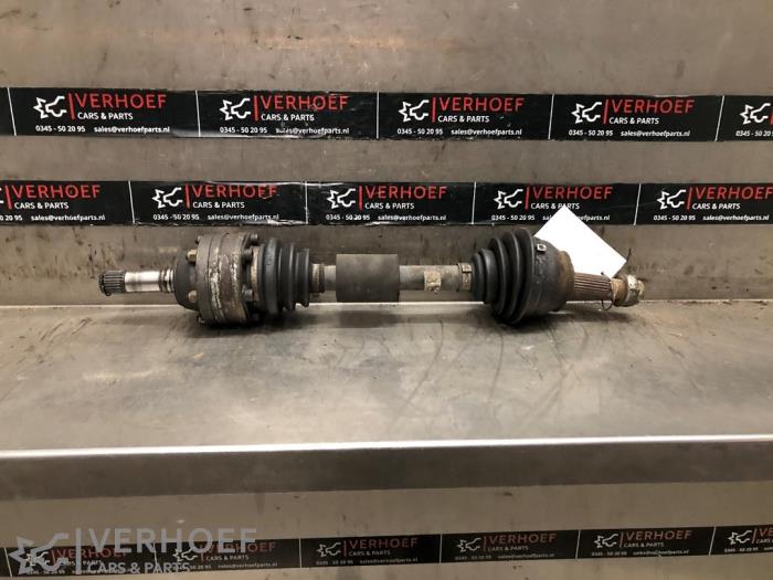 Gebruikte Aandrijfas links-voor Alfa Romeo 147 (937) 2.0 Twin Spark 16V Prijs op aanvraag aangeboden door Verhoef Cars & Parts