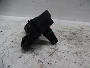 Gebruikte Luchthoeveelheidsmeter Nissan Qashqai (J11) 1.2 DIG-T 16V Prijs op aanvraag aangeboden door Verhoef Cars & Parts