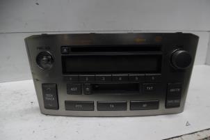 Gebruikte Radio CD Speler Toyota Avensis Wagon (T25/B1E) 2.0 16V D-4D Prijs op aanvraag aangeboden door Verhoef Cars & Parts