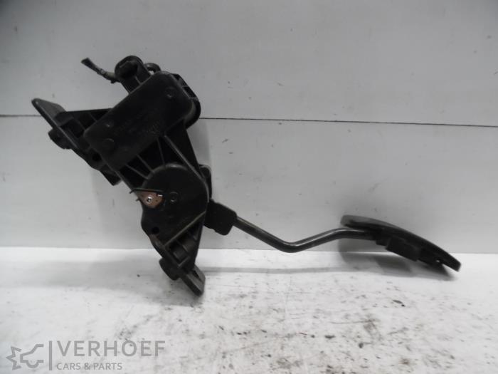Gebruikte Sensor Gaspedaalpositie Mitsubishi L-200 2.5 DI-D 4x4 Prijs op aanvraag aangeboden door Verhoef Cars & Parts