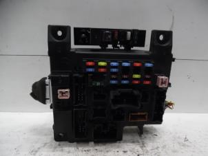 Gebruikte Zekeringkast Mitsubishi Outlander (CW) 2.0 DI-D 16V 4x4 Prijs € 100,00 Margeregeling aangeboden door Verhoef Cars & Parts