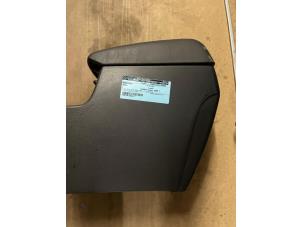 Gebruikte Armsteun Mazda 3 Sport (BK) 1.6 CiTD 16V Prijs € 50,00 Margeregeling aangeboden door Verhoef Cars & Parts