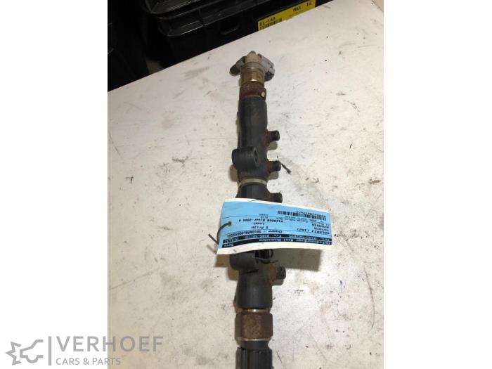 Gebruikte Verstuiver brug Toyota Avensis (T25/B1D) 2.0 16V D-4D Prijs op aanvraag aangeboden door Verhoef Cars & Parts