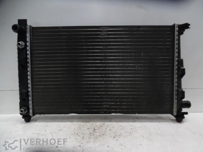 Gebruikte Radiateur Mercedes A (W168) 1.6 A-160 Prijs € 40,00 Margeregeling aangeboden door Verhoef Cars & Parts