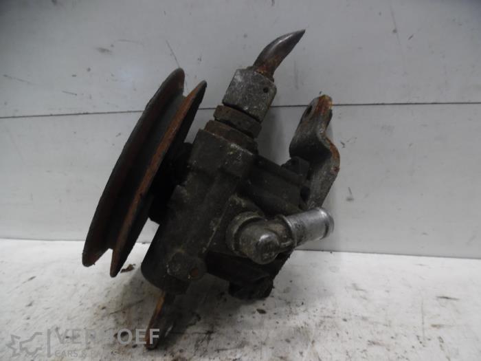 Gebruikte Stuurpomp Nissan Cabstar (F22) 2.7 TD E-90 Prijs op aanvraag aangeboden door Verhoef Cars & Parts