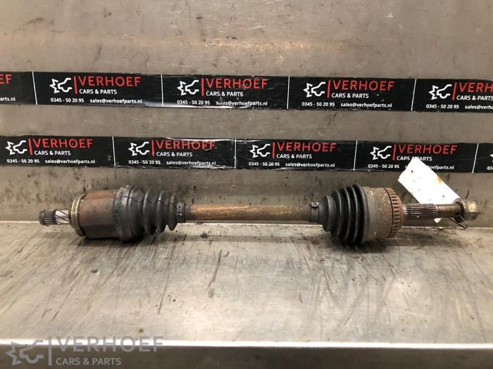 Gebruikte Steekas links-voor Nissan Almera (N16) 1.5 16V Prijs op aanvraag aangeboden door Verhoef Cars & Parts