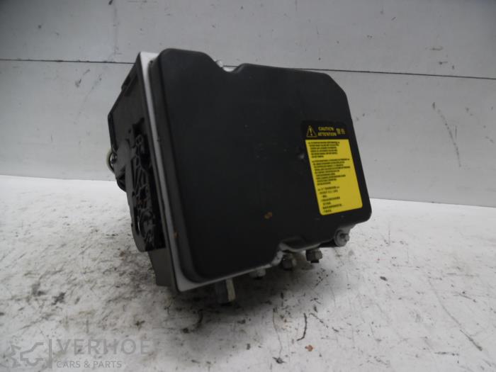 Gebruikte ABS Pomp Toyota Avensis Wagon (T27) 2.0 16V VVT-i Prijs € 200,00 Margeregeling aangeboden door Verhoef Cars & Parts