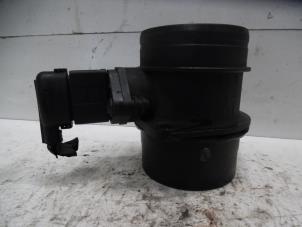 Gebruikte Luchthoeveelheidsmeter Mitsubishi Grandis (NA) 2.0 DI-D 16V Prijs € 20,00 Margeregeling aangeboden door Verhoef Cars & Parts