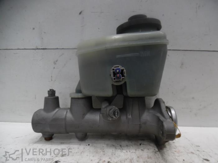 Gebruikte Hoofdremcilinder Toyota Land Cruiser 90 (J9) 3.0 D-4D 16V Prijs € 90,00 Margeregeling aangeboden door Verhoef Cars & Parts
