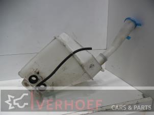 Gebruikte Ruitensproeiertank voor Chevrolet Kalos (SF48) 1.2 Prijs € 30,00 Margeregeling aangeboden door Verhoef Cars & Parts