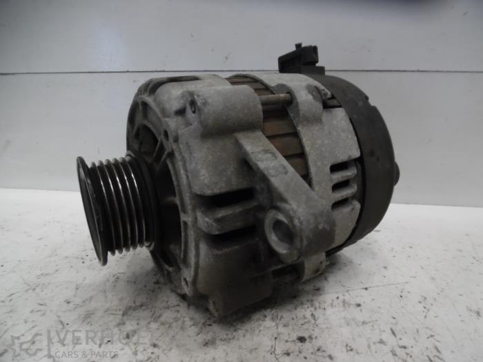 Gebruikte Dynamo Chevrolet Nubira Wagon (J100) 1.8 16V Prijs op aanvraag aangeboden door Verhoef Cars & Parts