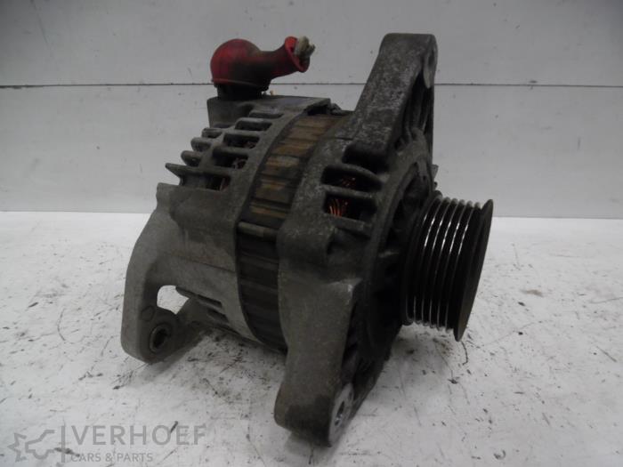 Gebruikte Dynamo Nissan Almera Tino (V10M) 2.0 16V CVT Prijs € 40,00 Margeregeling aangeboden door Verhoef Cars & Parts