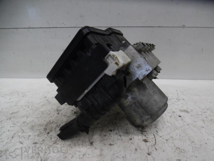 Gebruikte ABS Pomp Honda Jazz (GE6/GE8/GG/GP) 1.4 VTEC 16V Prijs € 150,00 Margeregeling aangeboden door Verhoef Cars & Parts