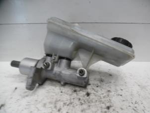 Gebruikte Hoofdremcilinder Opel Vivaro 2.0 16V Prijs op aanvraag aangeboden door Verhoef Cars & Parts