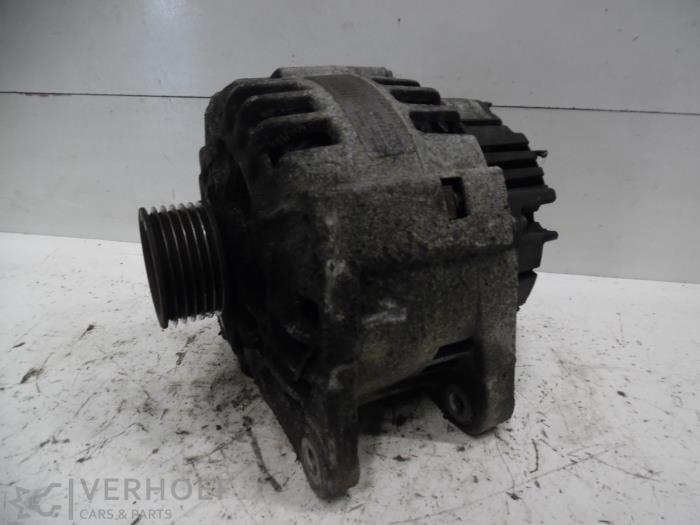 Gebruikte Dynamo Opel Vivaro 2.0 16V Prijs op aanvraag aangeboden door Verhoef Cars & Parts