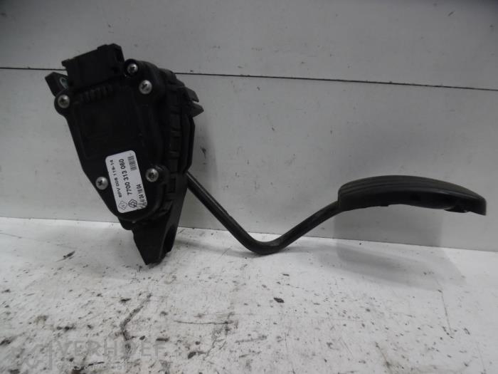 Gebruikte Gaspedaalpositie Sensor Opel Vivaro 2.0 16V Prijs € 24,20 Inclusief btw aangeboden door Verhoef Cars & Parts