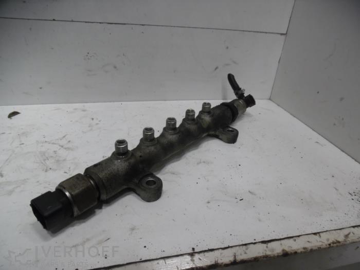 Gebruikte Common rail (Injectie) Toyota Auris (E15) 2.2 D-CAT 16V Prijs € 150,00 Margeregeling aangeboden door Verhoef Cars & Parts