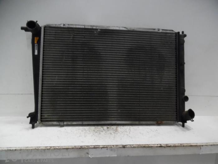 Gebruikte Radiateur Hyundai H-1/H-200 2.5 Tdi Prijs € 50,00 Margeregeling aangeboden door Verhoef Cars & Parts