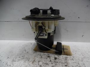 Gebruikte Benzinepomp Toyota Avensis (T22) 2.0 16V Prijs op aanvraag aangeboden door Verhoef Cars & Parts