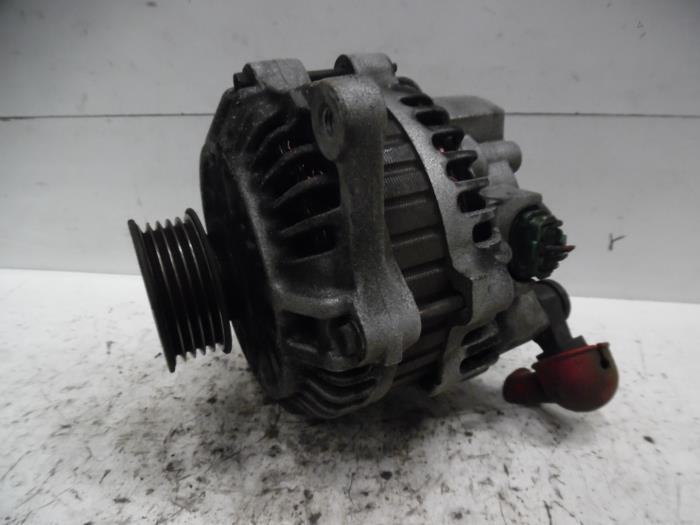 Dynamo van een Subaru Impreza II Plus (GG) 1.6 16V TS 4x4 2003