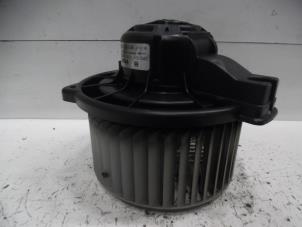 Gebruikte Kachel Ventilatiemotor Toyota Corolla (E12) 1.4 16V VVT-i Prijs € 75,00 Margeregeling aangeboden door Verhoef Cars & Parts
