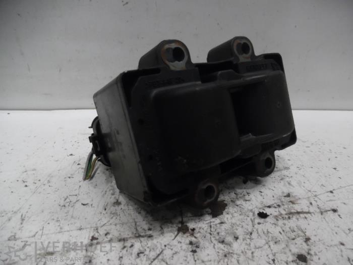 Gebruikte Bobine Renault Twingo II (CN) 1.2 Prijs € 15,00 Margeregeling aangeboden door Verhoef Cars & Parts