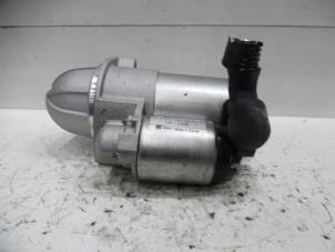 Gebruikte Startmotor Ssang Yong Rodius 2.2 SV 220 e-XDi 16V 2WD Prijs op aanvraag aangeboden door Verhoef Cars & Parts