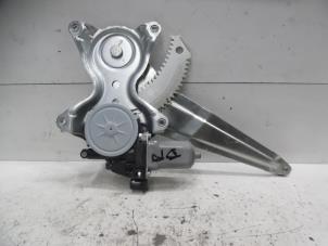 Gebruikte Ruitmechaniek 4Deurs rechts-achter Suzuki Swift (ZA/ZC/ZD) 1.2 16V Prijs op aanvraag aangeboden door Verhoef Cars & Parts